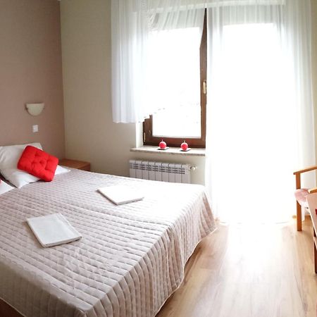 Pokoje Goscinne Jantar Łukęcin Exterior foto